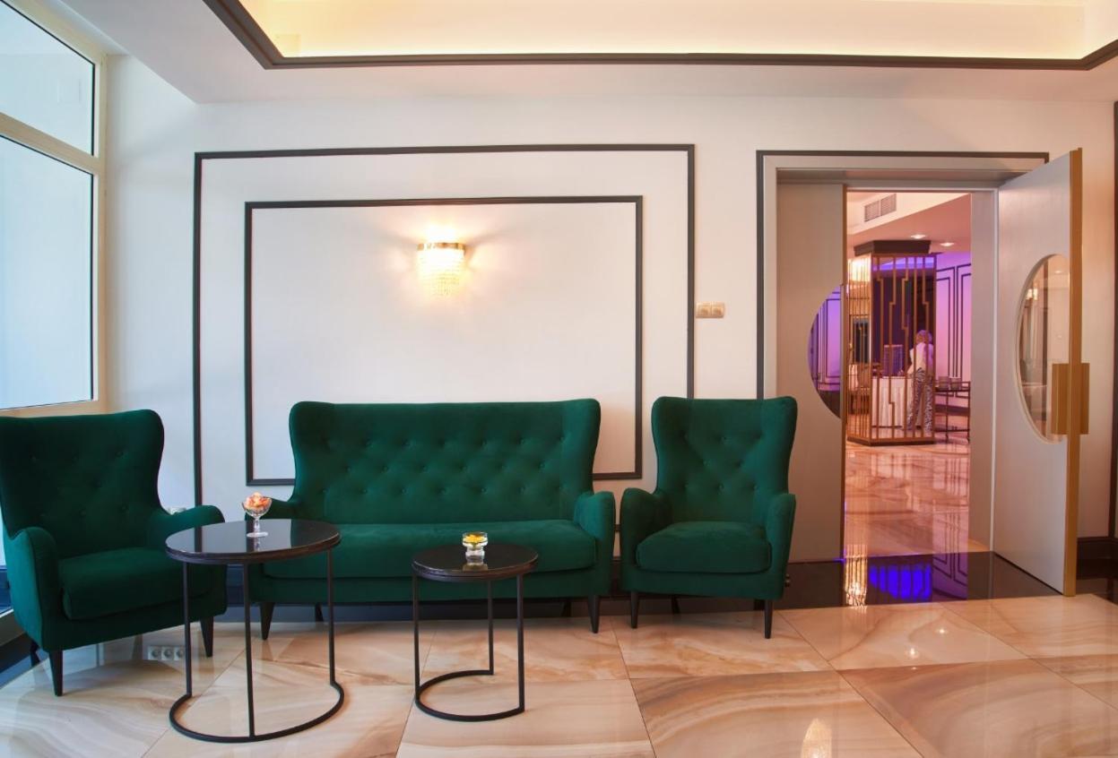 Hotel Univers คลูจ-นาโปกา ภายนอก รูปภาพ