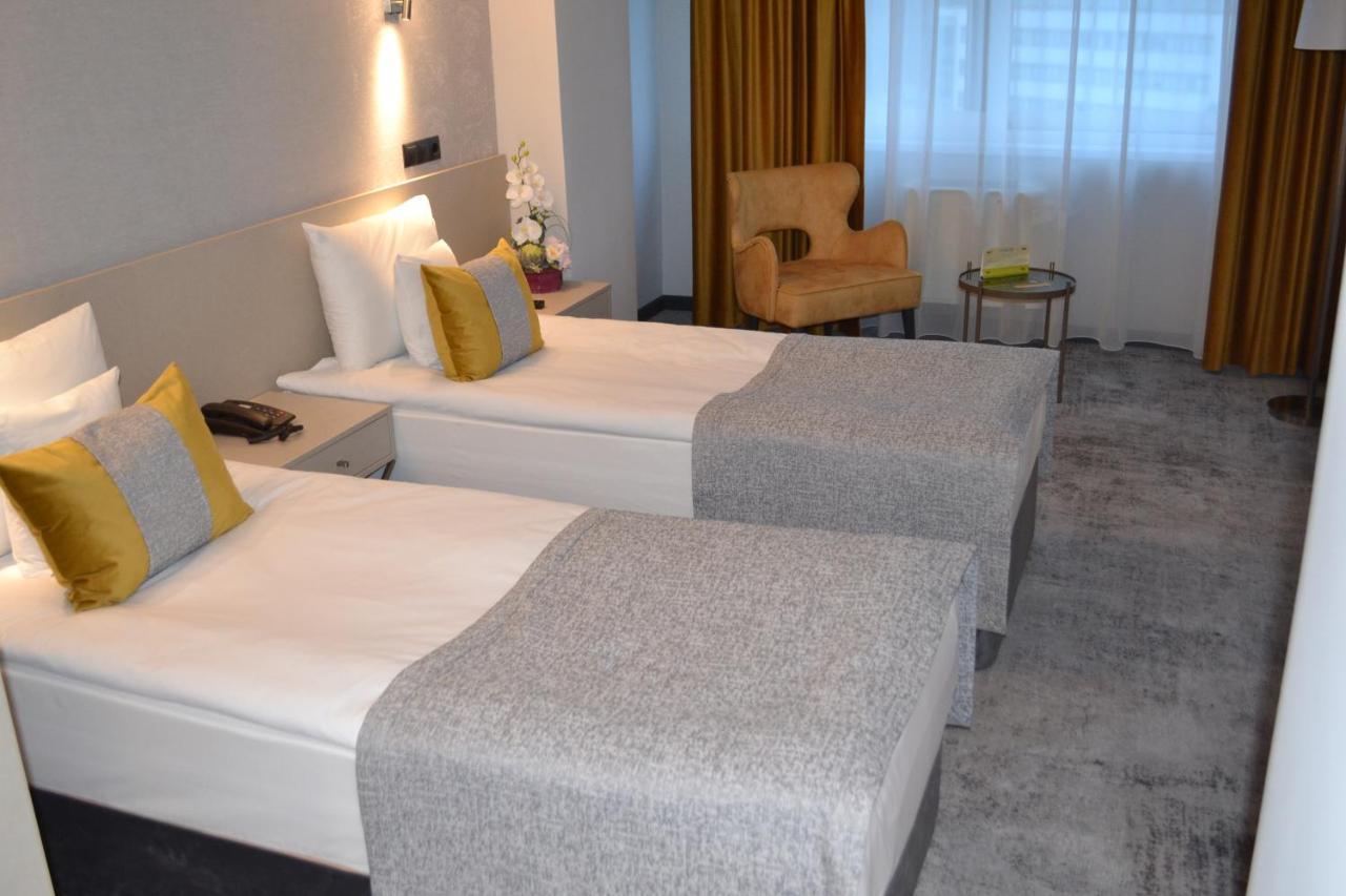 Hotel Univers คลูจ-นาโปกา ภายนอก รูปภาพ