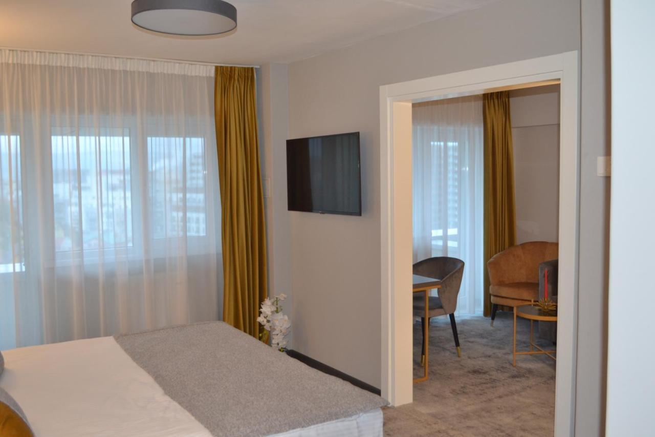Hotel Univers คลูจ-นาโปกา ภายนอก รูปภาพ